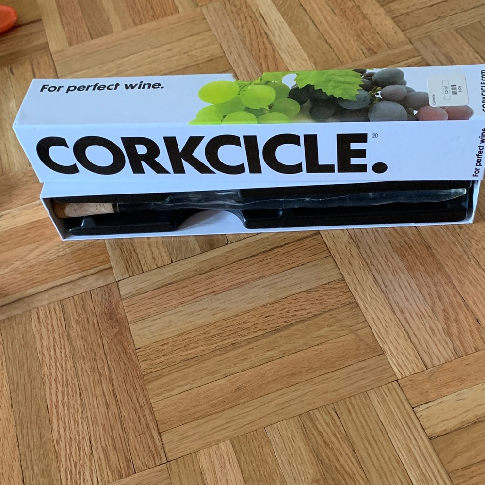 NIB Corkcicle Wine Chiller - UNUSED - Still in Box! Giftable Wino Party